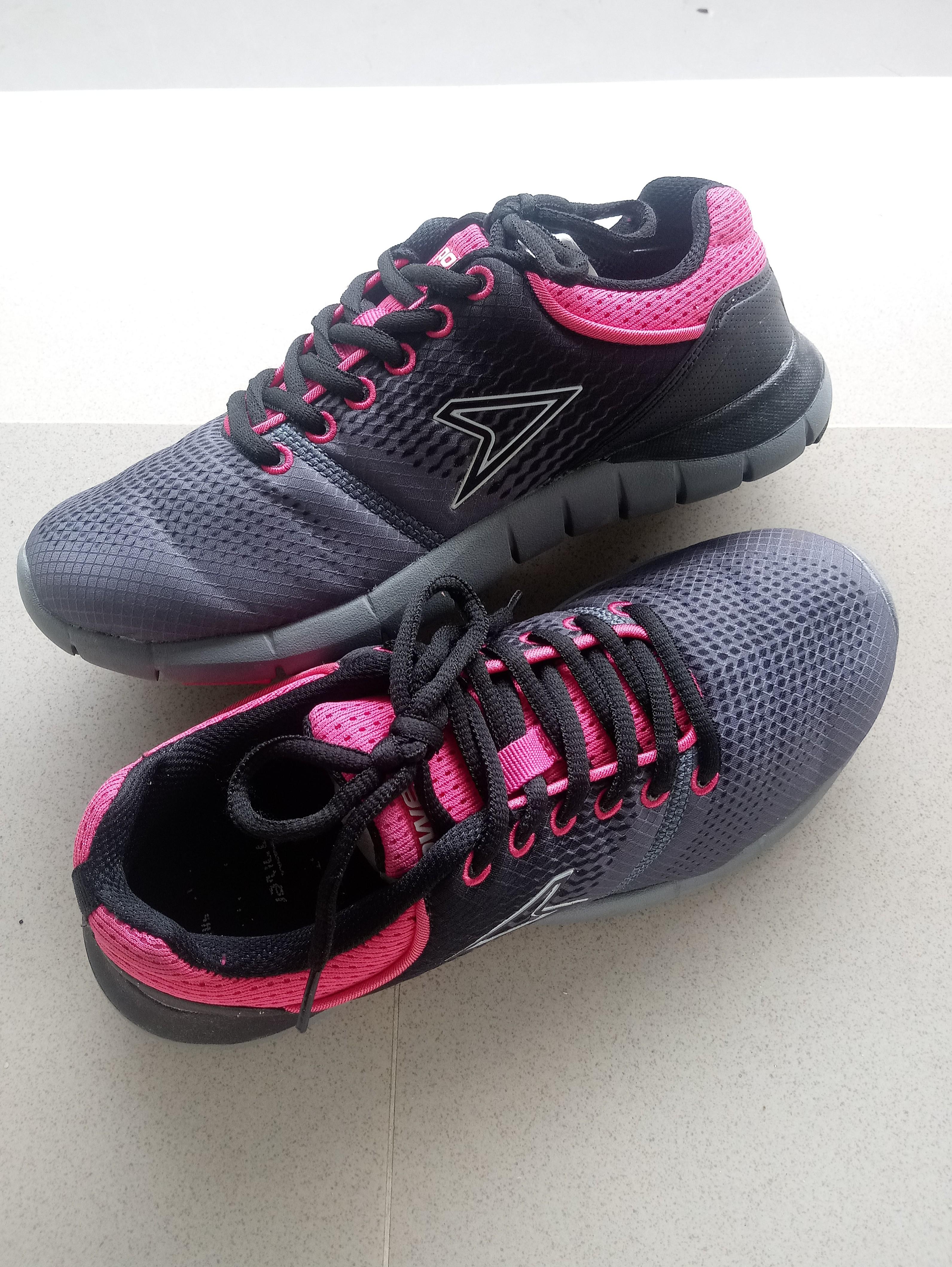 womens pink athletic shoes