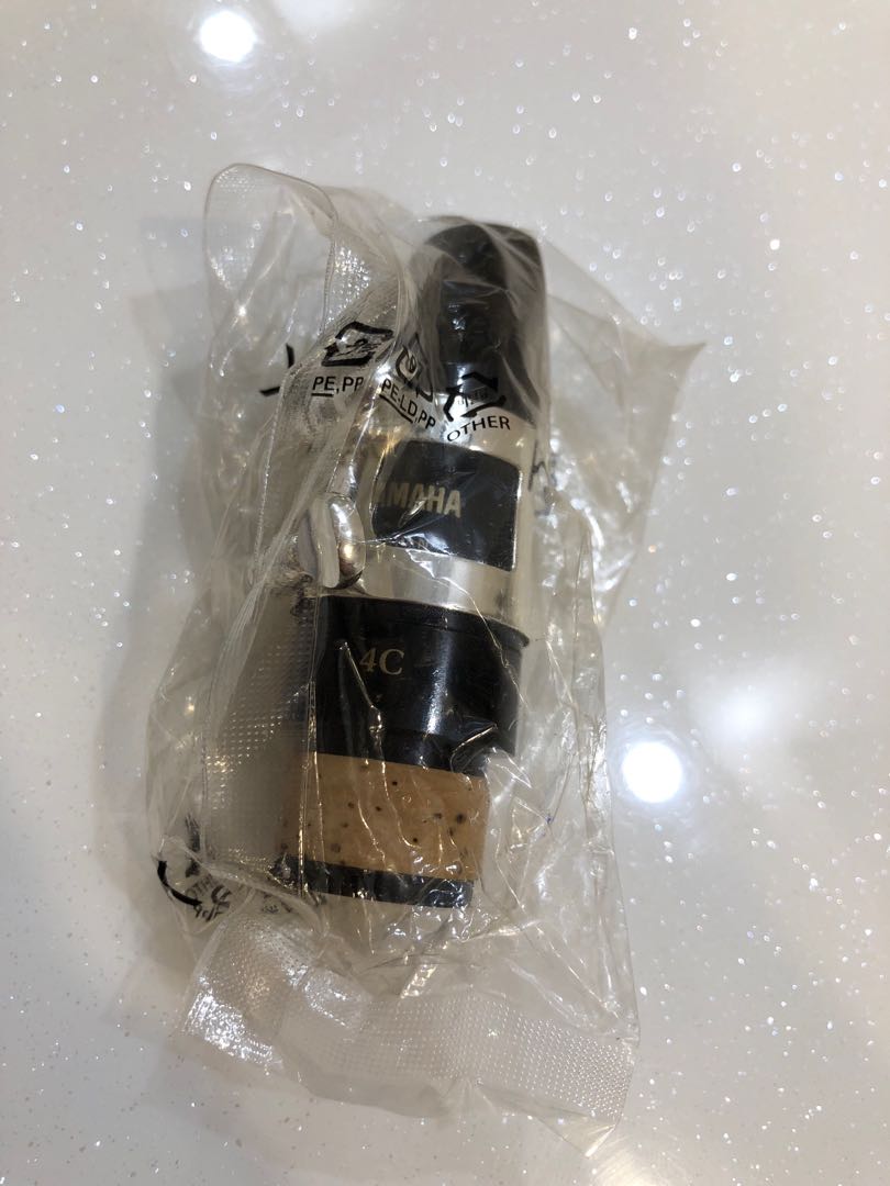 Yamaha 4C mouthpiece with ligature, Hobbies & Toys, Music