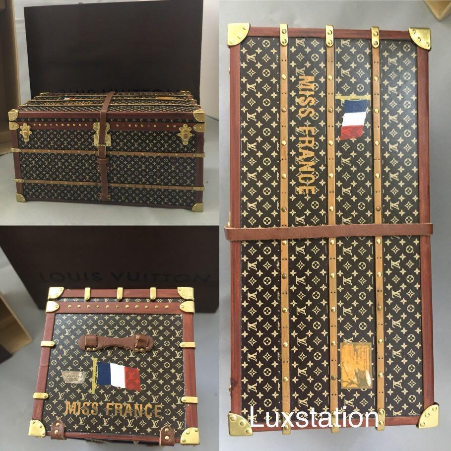 LOUIS VUITTON Miniature 'Miss France' Trunk in Wood and gilded Metal