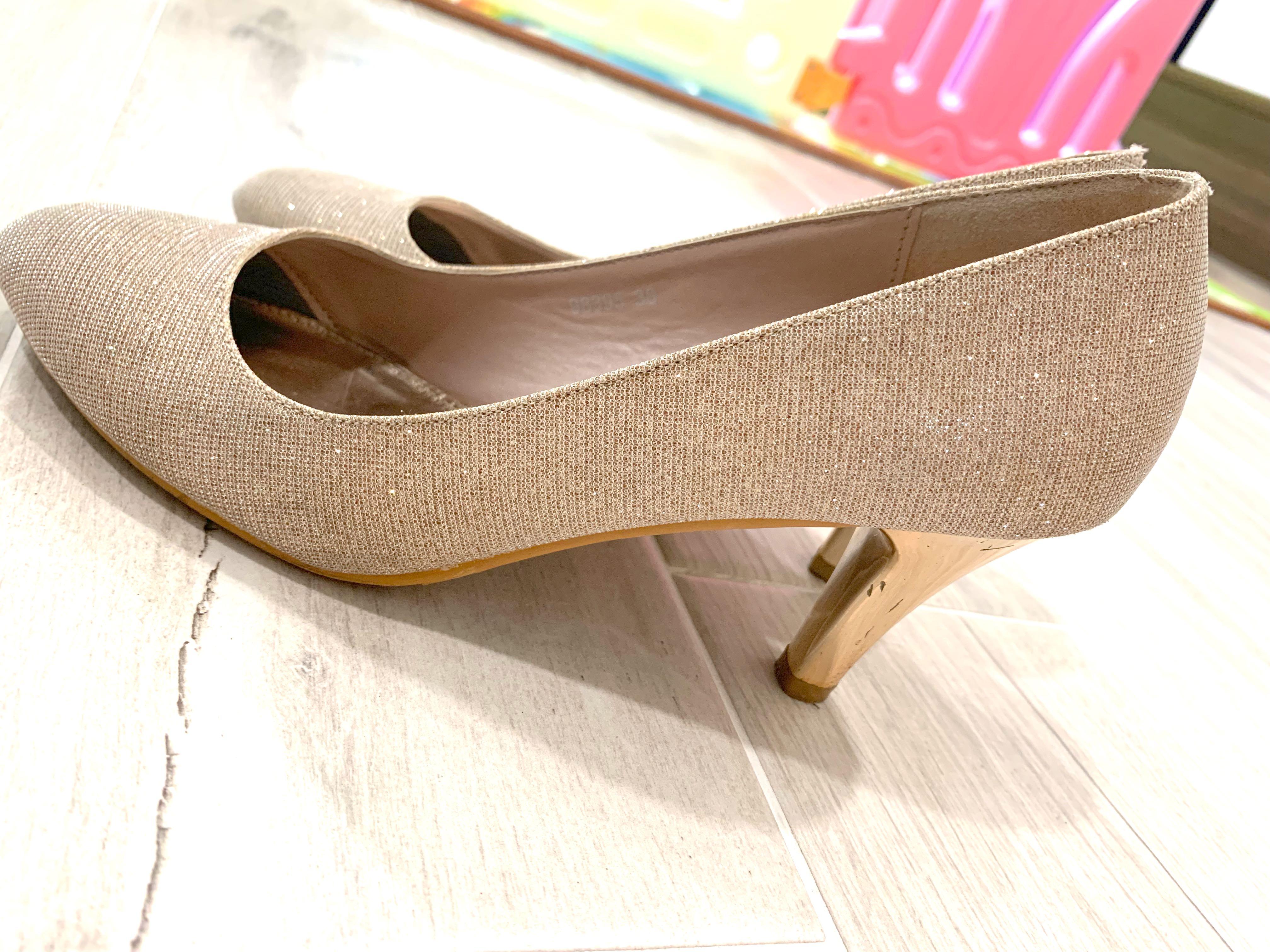 Champagne colour high heel shoes Women s Fashion Footwear Heels on Carousell