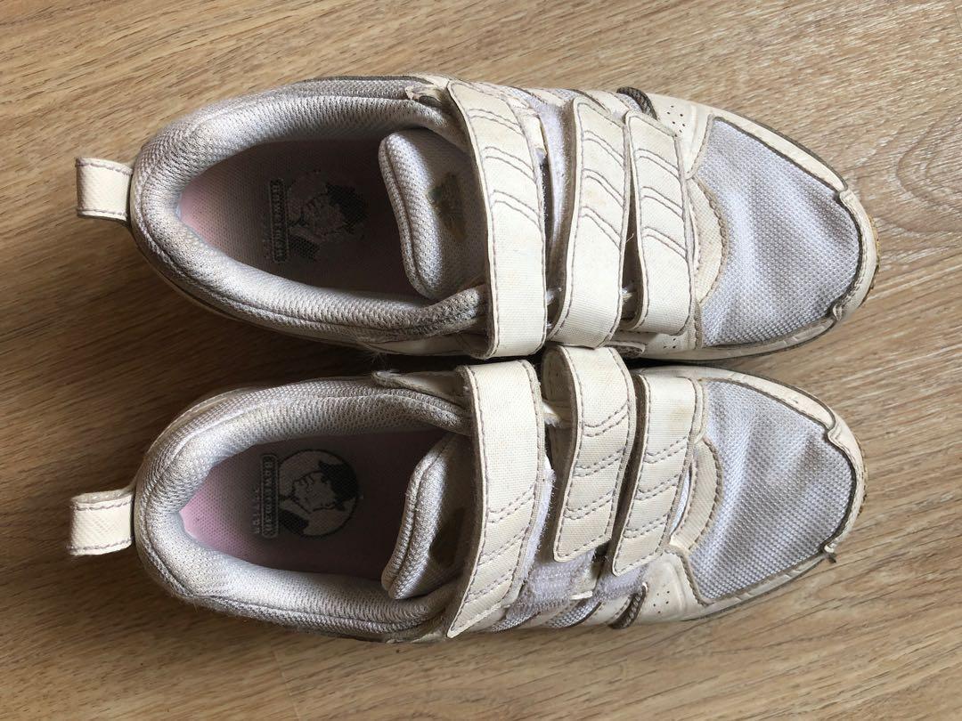 school shoes (Adidas) to let go cheap 
