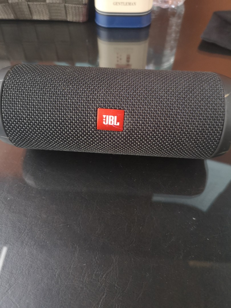 JBL flip 4 Audio Soundbars Speakers Amplifiers on Carousell