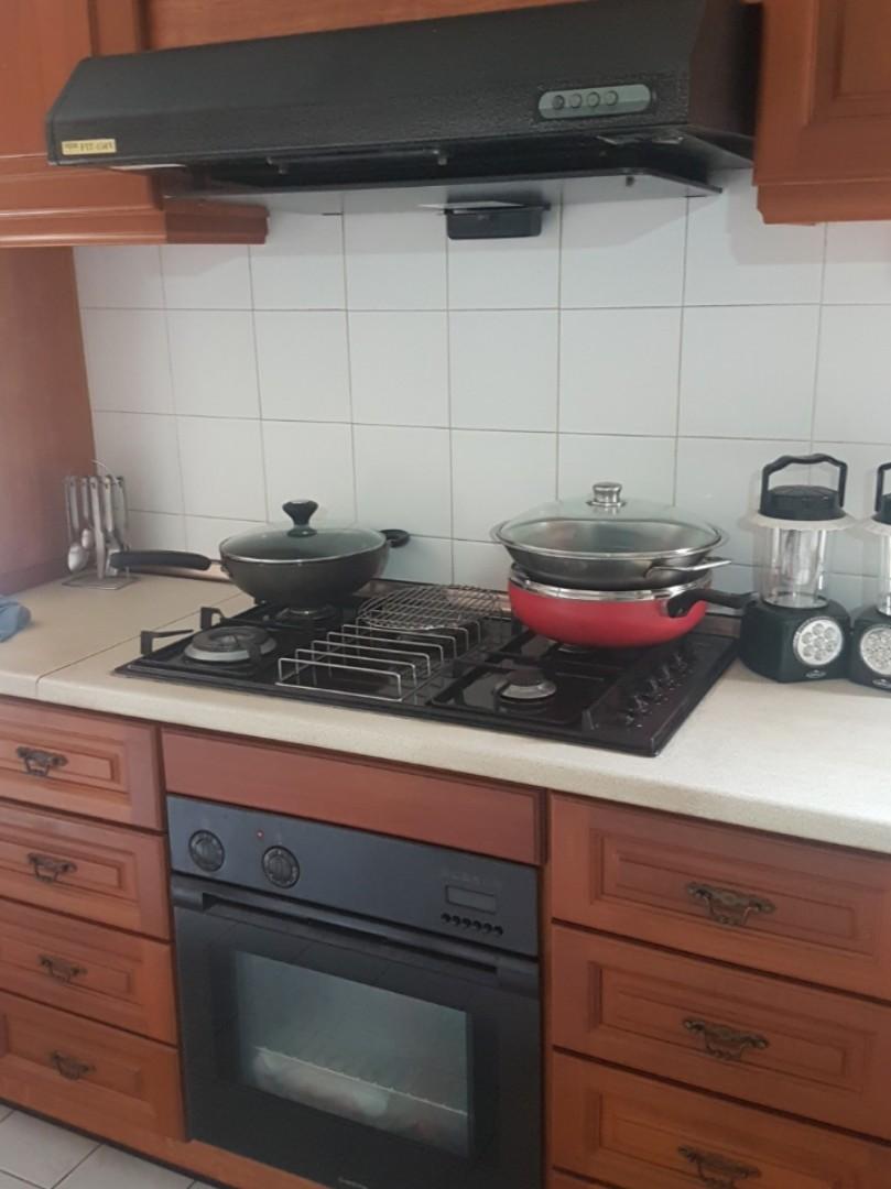 Built in oven hob and deals extractor