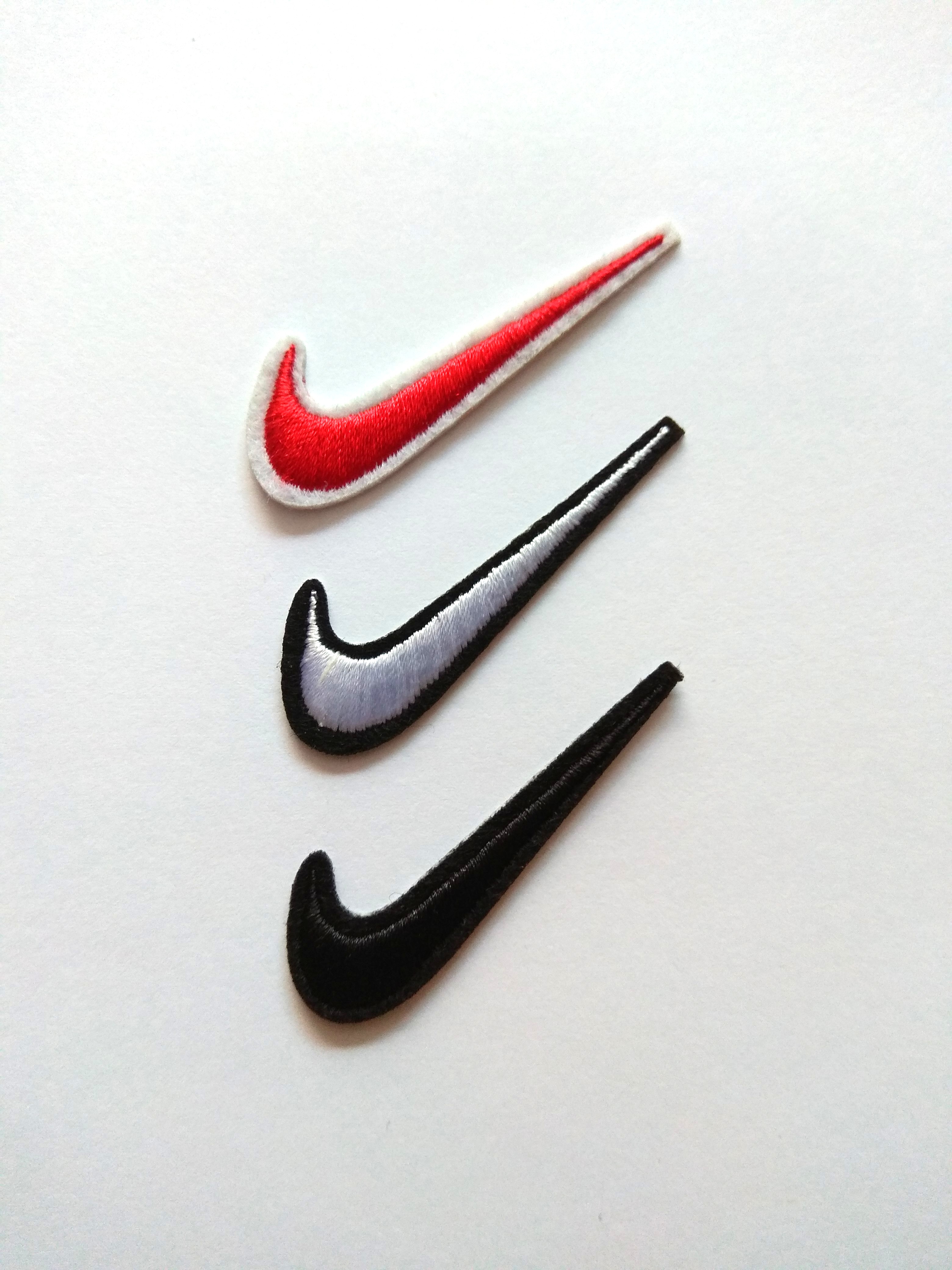 Nike Sports Swoosh Small On Patch, Men's Fashion, Bags, Belt bags, Clutches and on Carousell