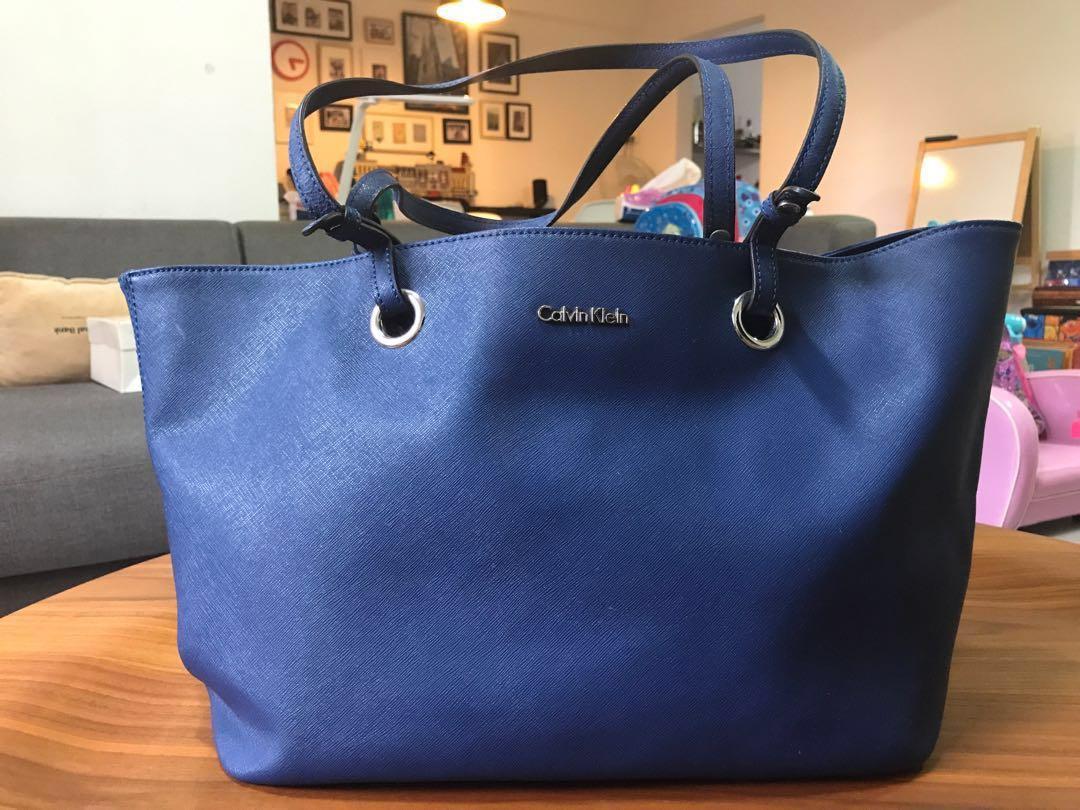 Price reduced!!) Calvin Klein Shoulder Bag, Women's Fashion, Bags &  Wallets, Shoulder Bags on Carousell