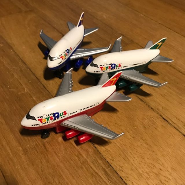 Toys r store us model airplanes