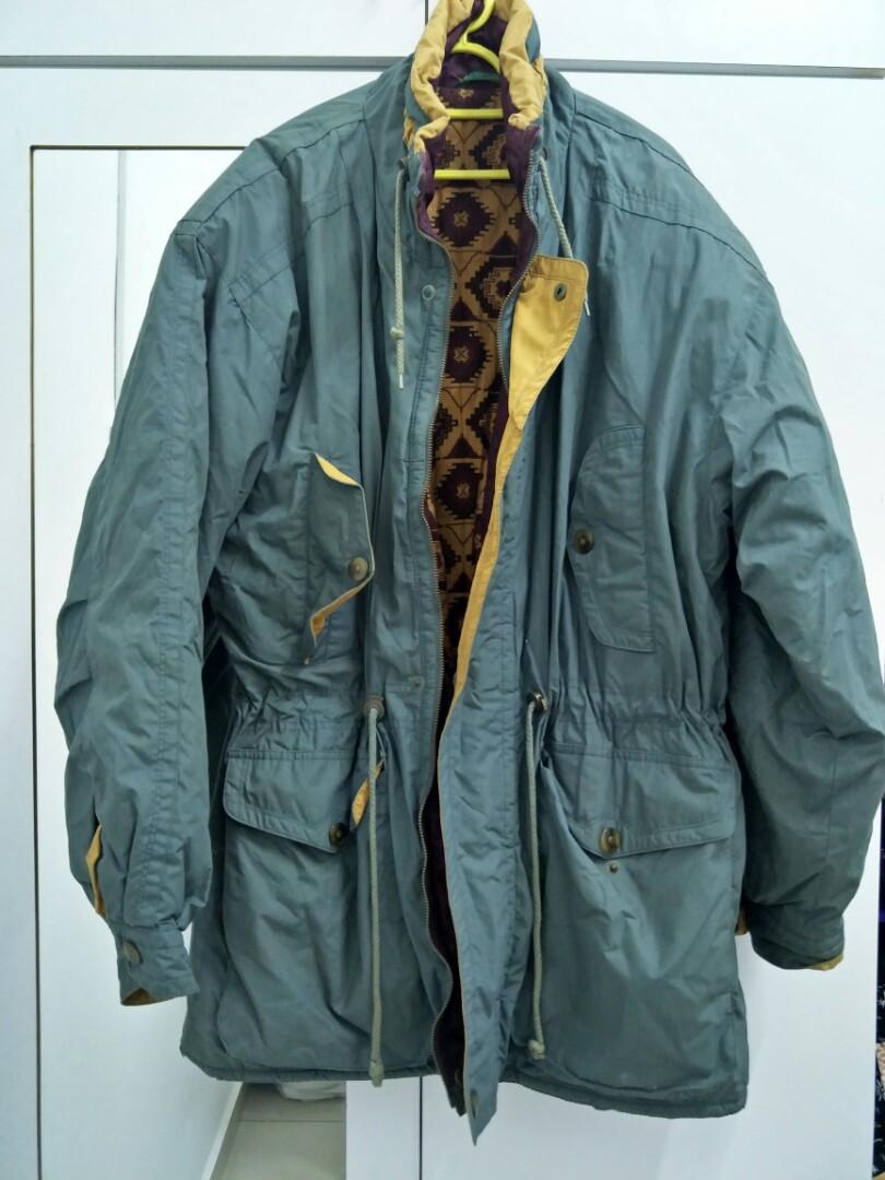 Winter Parka (Category: Coats, Jackets and Outerwear) located in Ayer Keroh. Submitted by sugar_00_cat (Listing ID 200848113, Image 1). Description: Winter parka. suitable for big and tall person. tiada koyak, ada tanda hitam sedikit di belakang. bought when was studying in the UK. shoulder: 26 inch sleeve: 26 inch length: 34 inch.