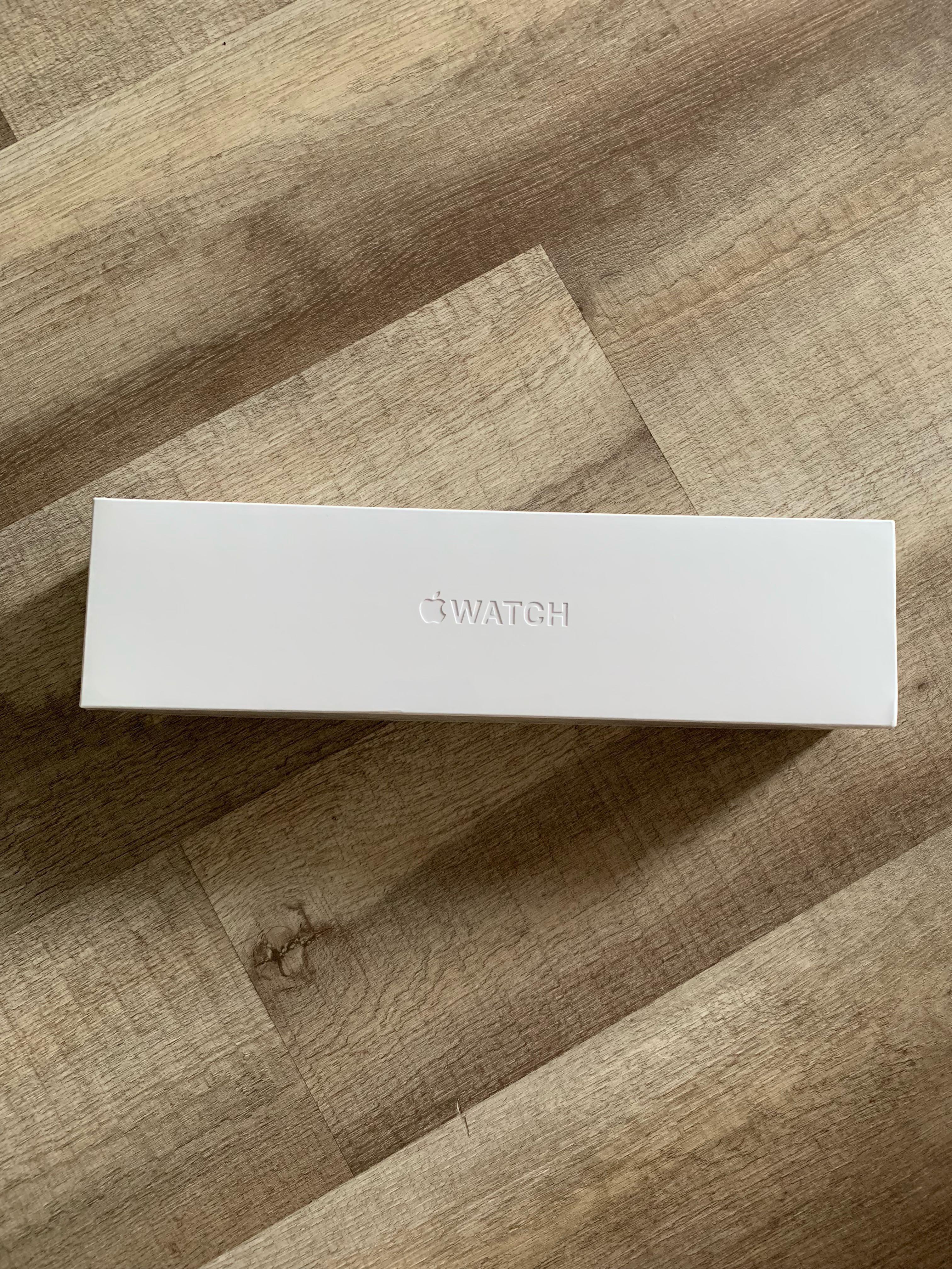 series 4 silver aluminum case white sport band