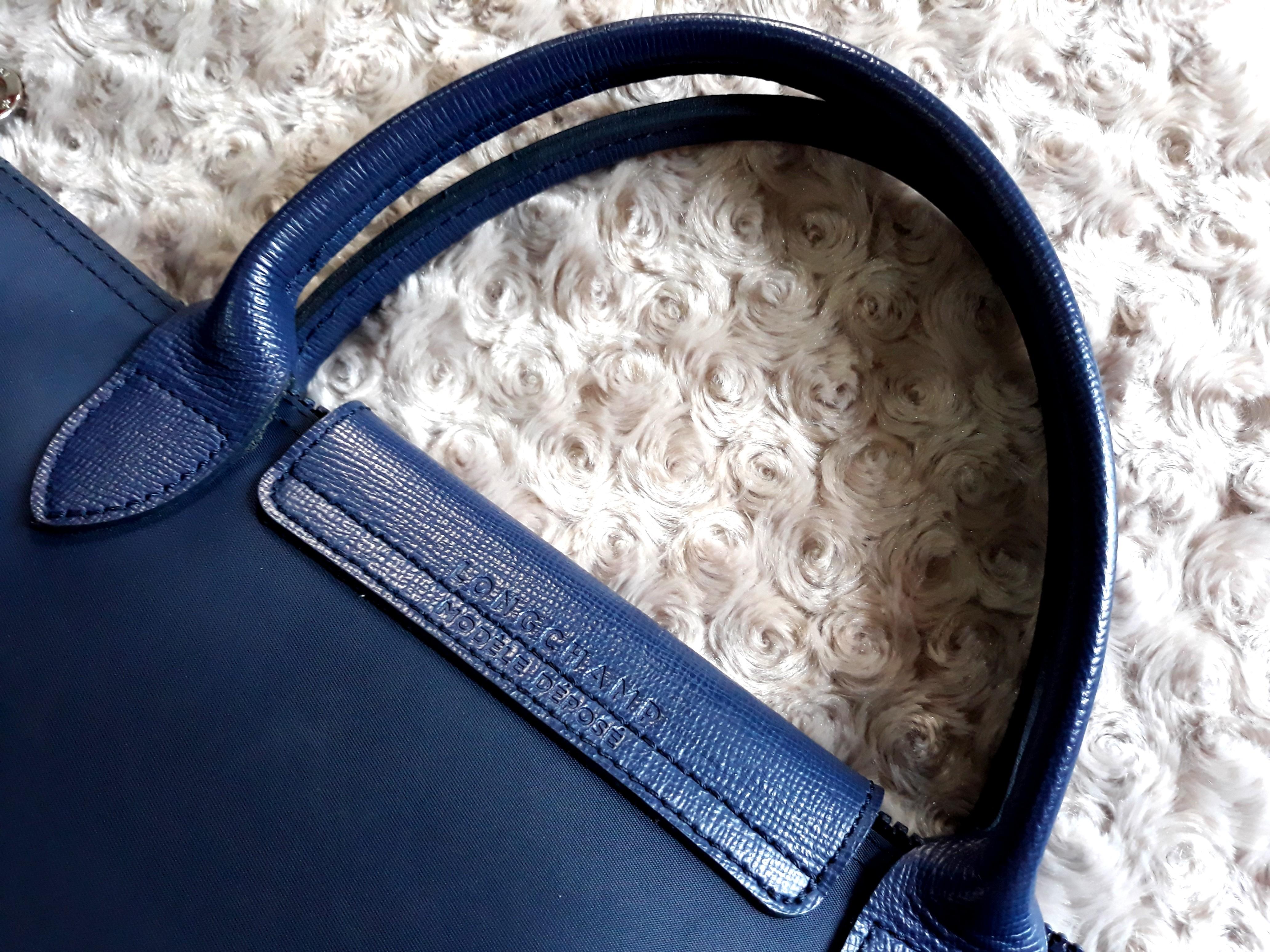 Authentic Longchamp Neo Medium (Category: Luxury Bags & Wallets) located in Manila. Submitted by juniquecorn1 (Listing ID 200966751, Image 2). Description: No flaws! ♡ Just signs of usage. Pm for inquiries. :).