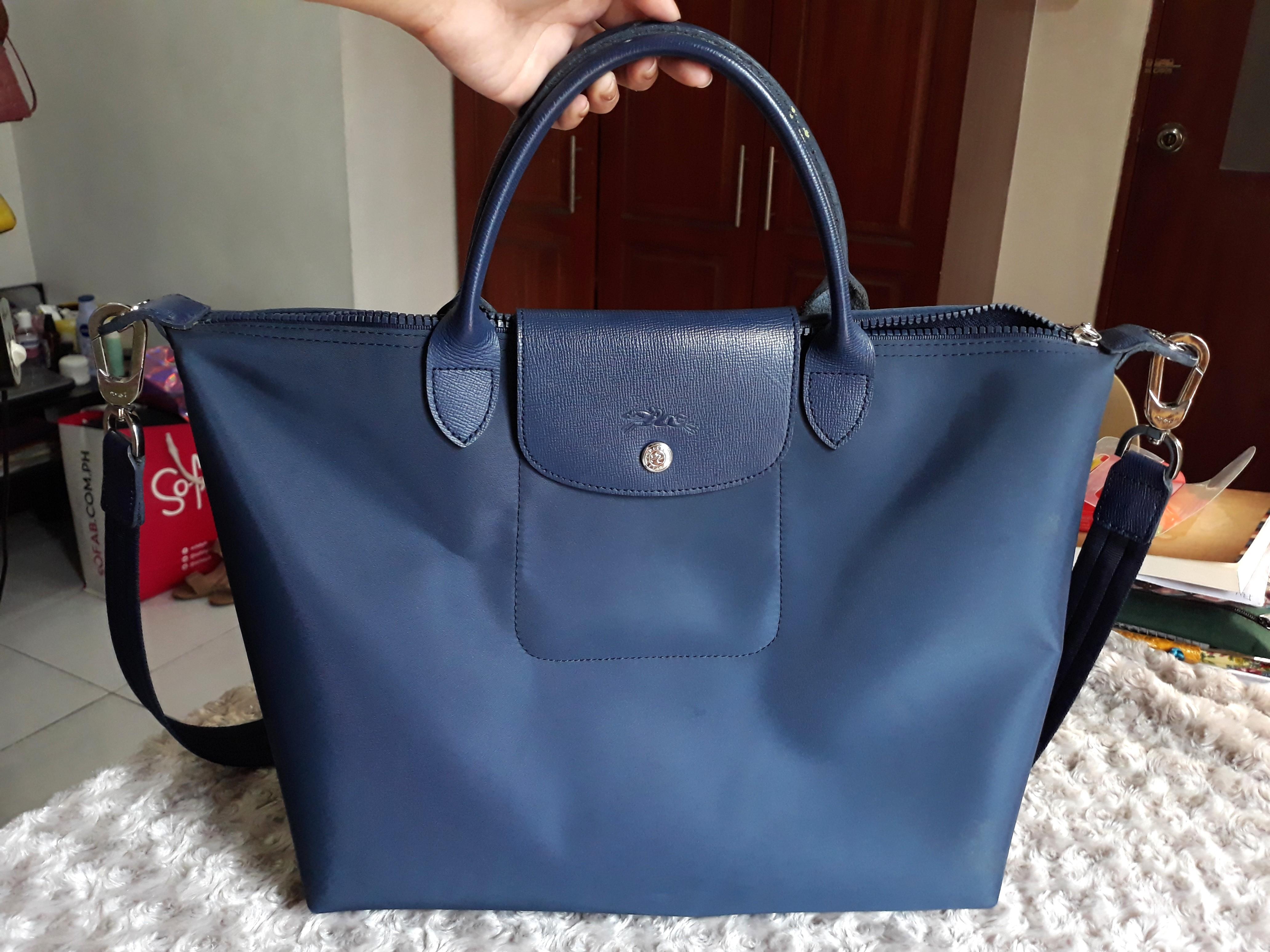 Authentic Longchamp Neo Medium (Category: Luxury Bags & Wallets) located in Manila. Submitted by juniquecorn1 (Listing ID 200966751, Image 1). Description: No flaws! ♡ Just signs of usage. Pm for inquiries. :).