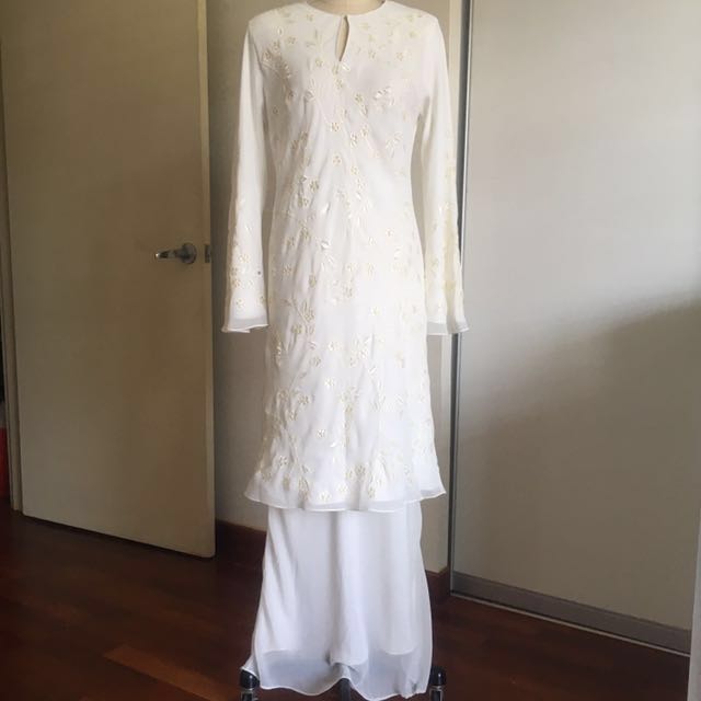 Baju Kurung Modern Nikah Putih Cream Size M Cny888 Women S Fashion Bridal Wear On Carousell