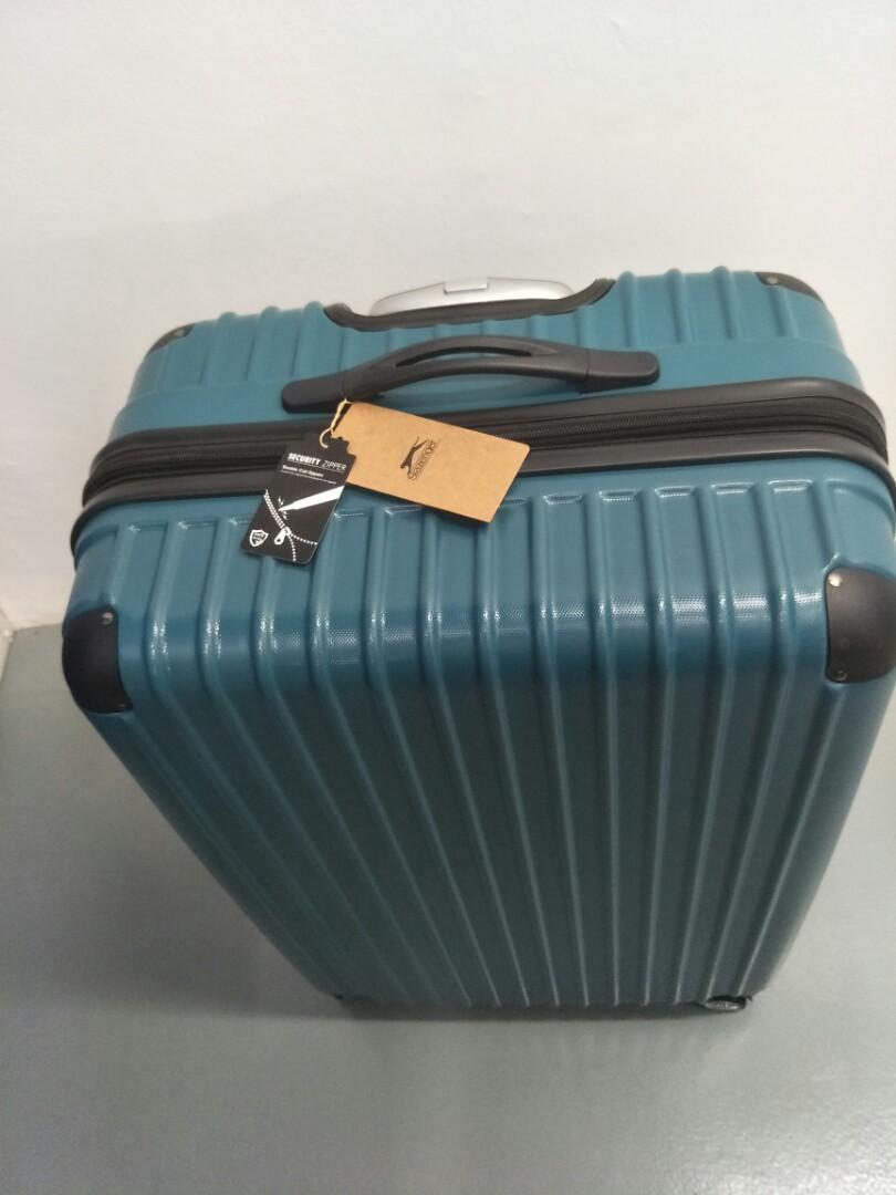 slazenger luggage 29