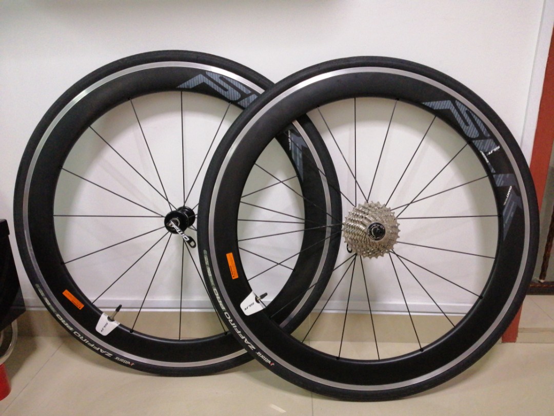 Giant Slr1 Aero Carbon Wheelset Sports Equipment Bicycles Parts Bicycles On Carousell