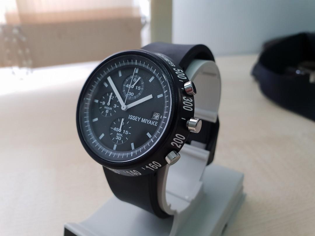 Issey miyake trapezoid 2025 watch