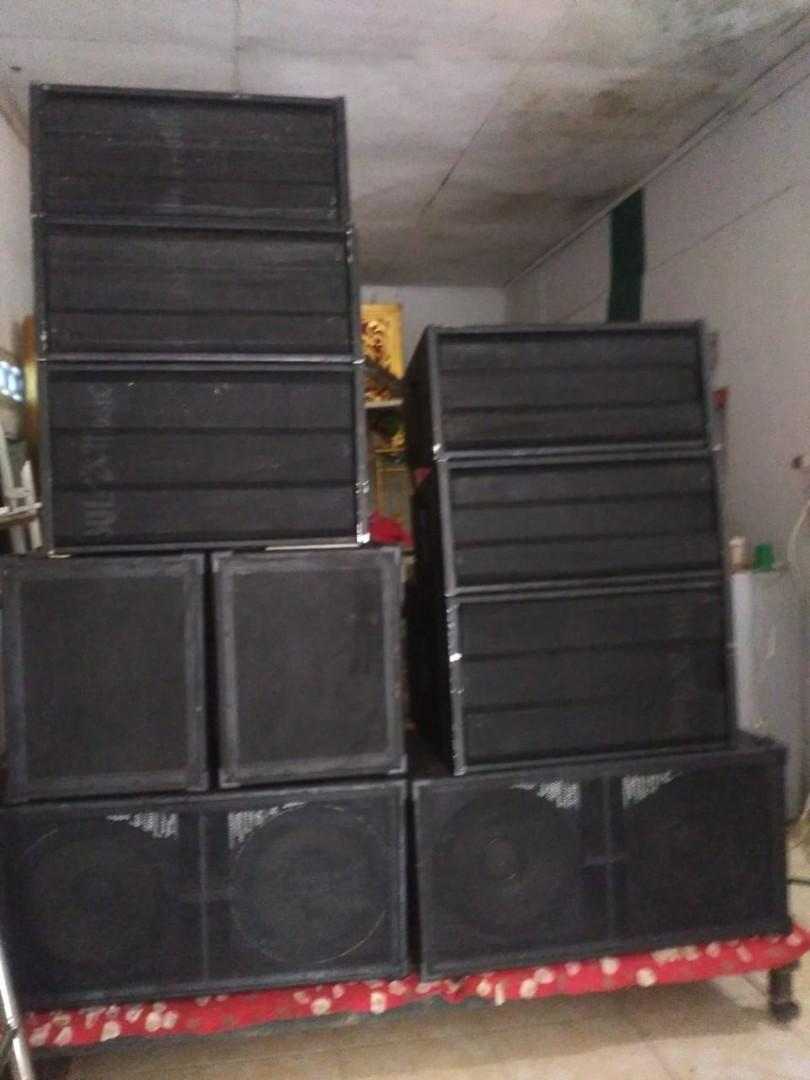 jual satu set sound system untuk orgen ataupun acara lain barang asli bukan rekondisi merek audio rcf italy