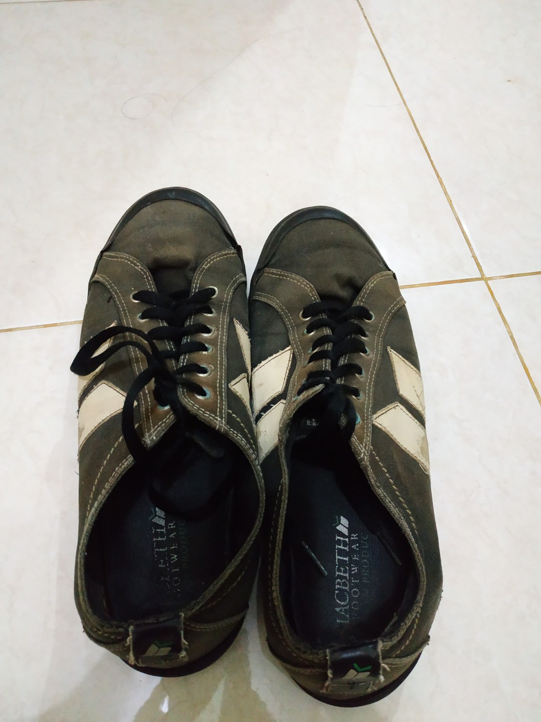 Macbeth Elliot Vegan Black Cement Original Fesyen Pria Sepatu Sneakers Di Carousell