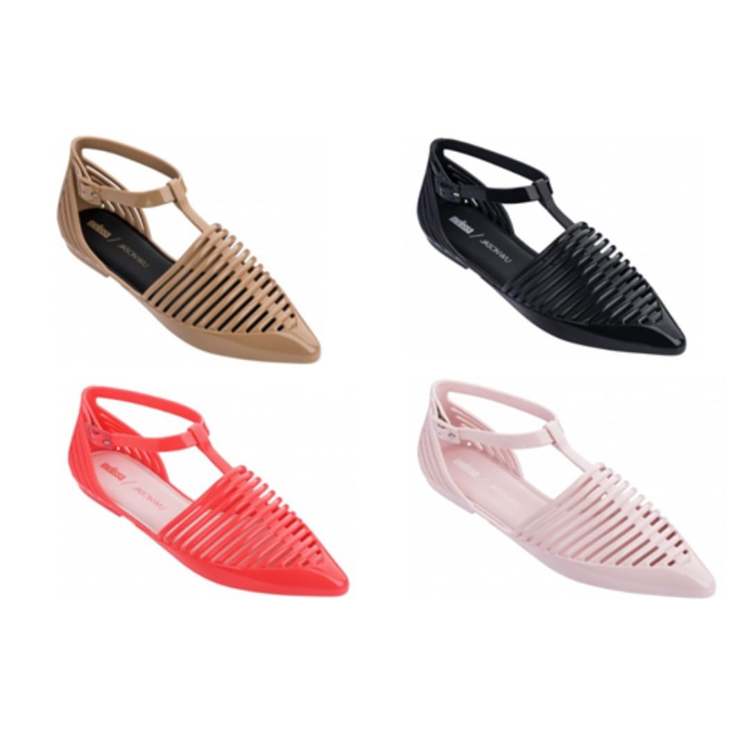 Melissa kate jason hotsell wu ad flats