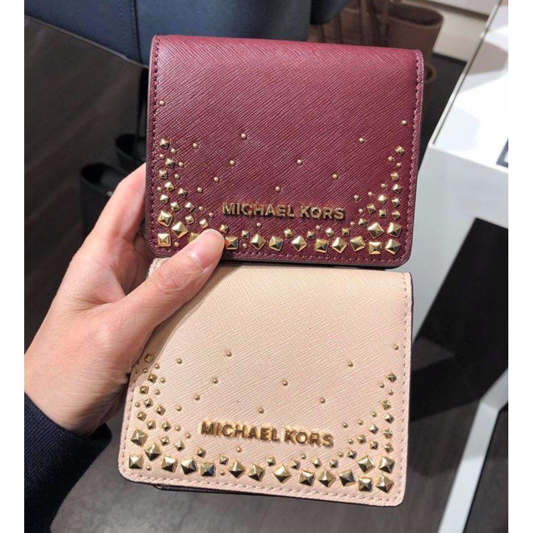 michael kors flat purse