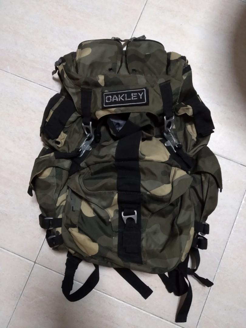 oakley mechanism backpack camo