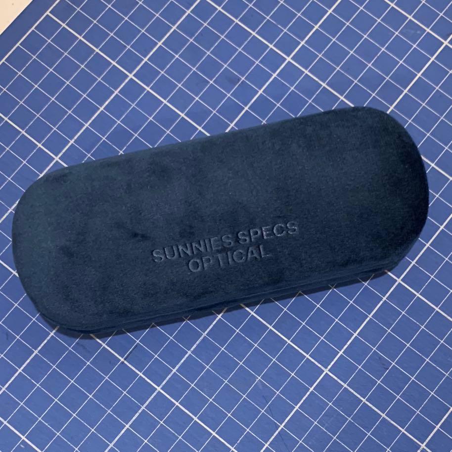 Sunnies hard case velvet blue (Category: Sunglasses & Eyewear) located in Quezon City. Submitted by buzzlightyear182 (Listing ID 200971525, Image 1). Description: Really new with sealed cleaning cloth Can be used to put other accessories too like pens, pencils, brushes, etc.