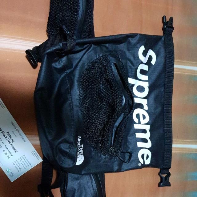 Supreme north face on sale fanny pack 2018