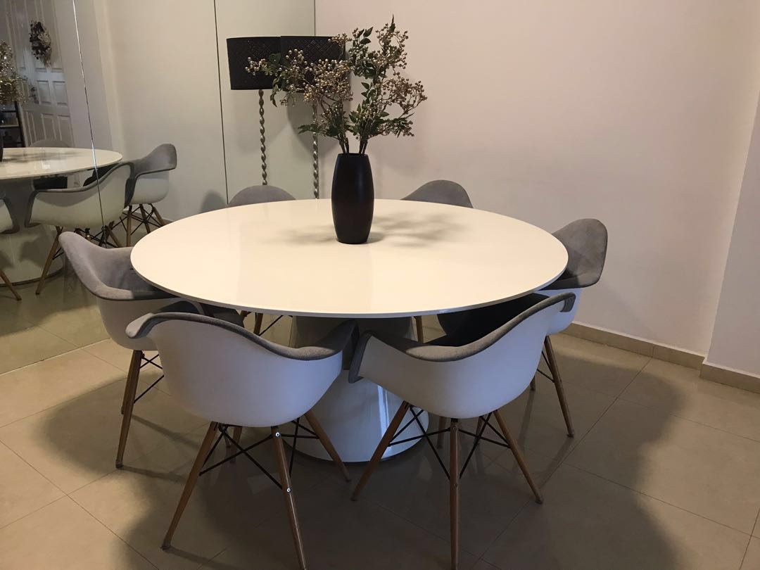 Urgent Sale Round Dining Table Furniture Tables Chairs On Carousell