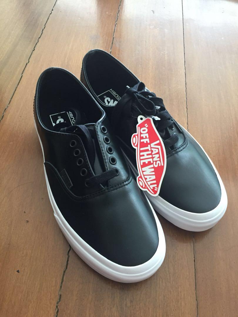 vans decon leather black