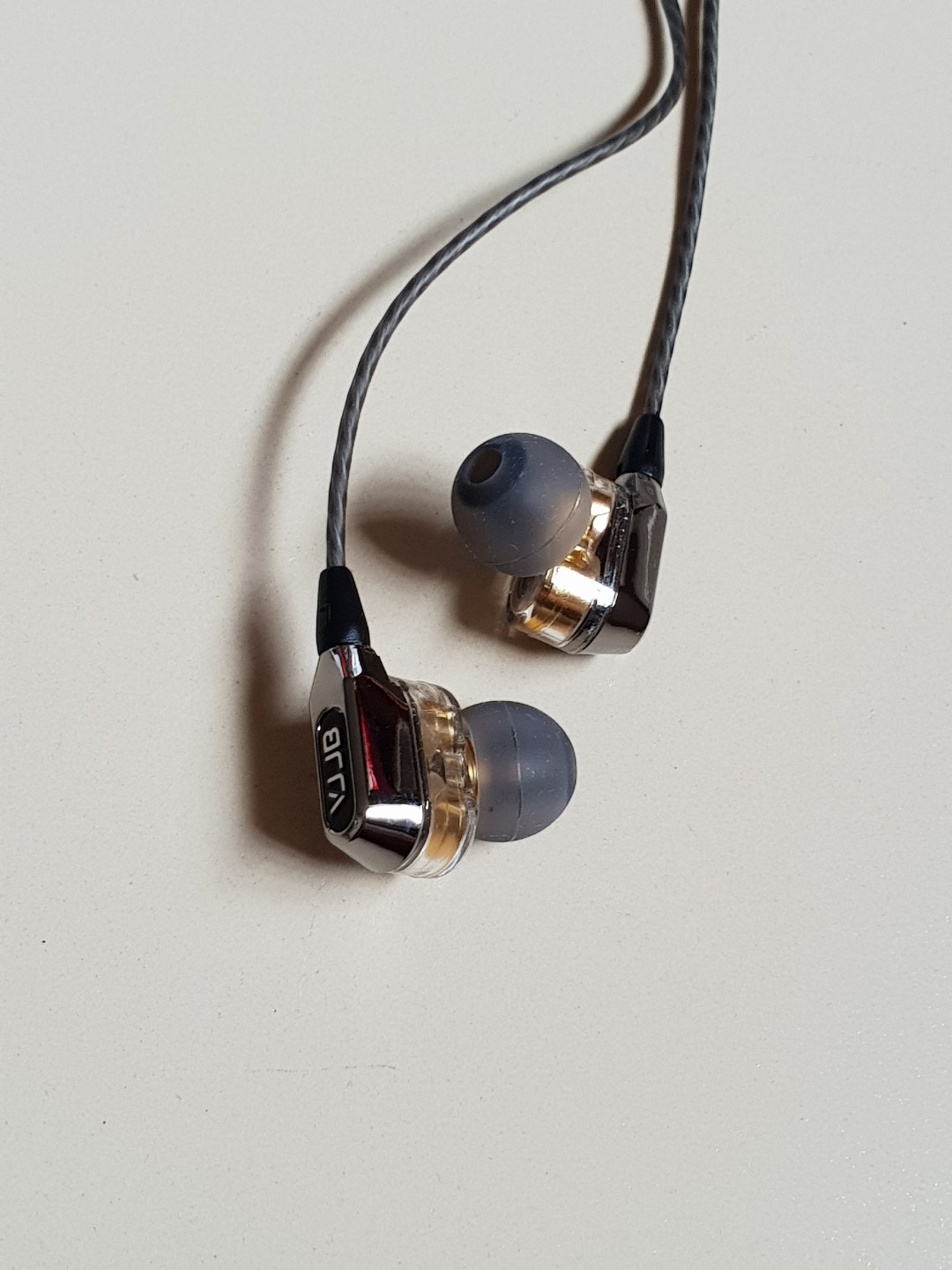 Vjjb V1s High Resolution Heavy Bass In Ear Headphones With Mic Electronics Audio On Carousell