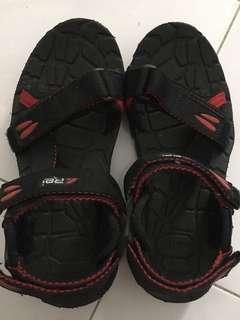 SANDAL GUNUNG REI