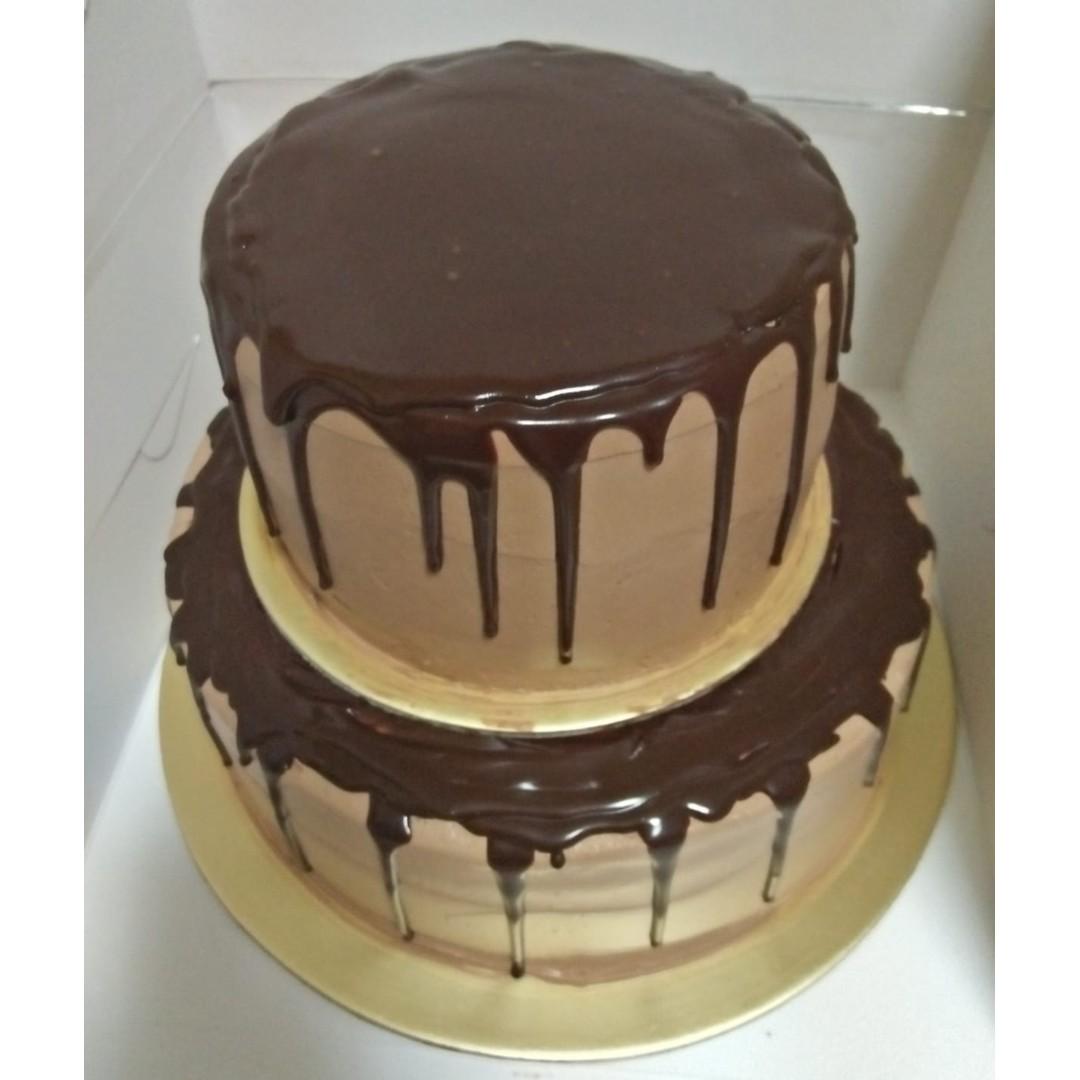 2 Tier Nutella Chocolate Drip Cake Food Drinks Homemade Bakes On Carousell