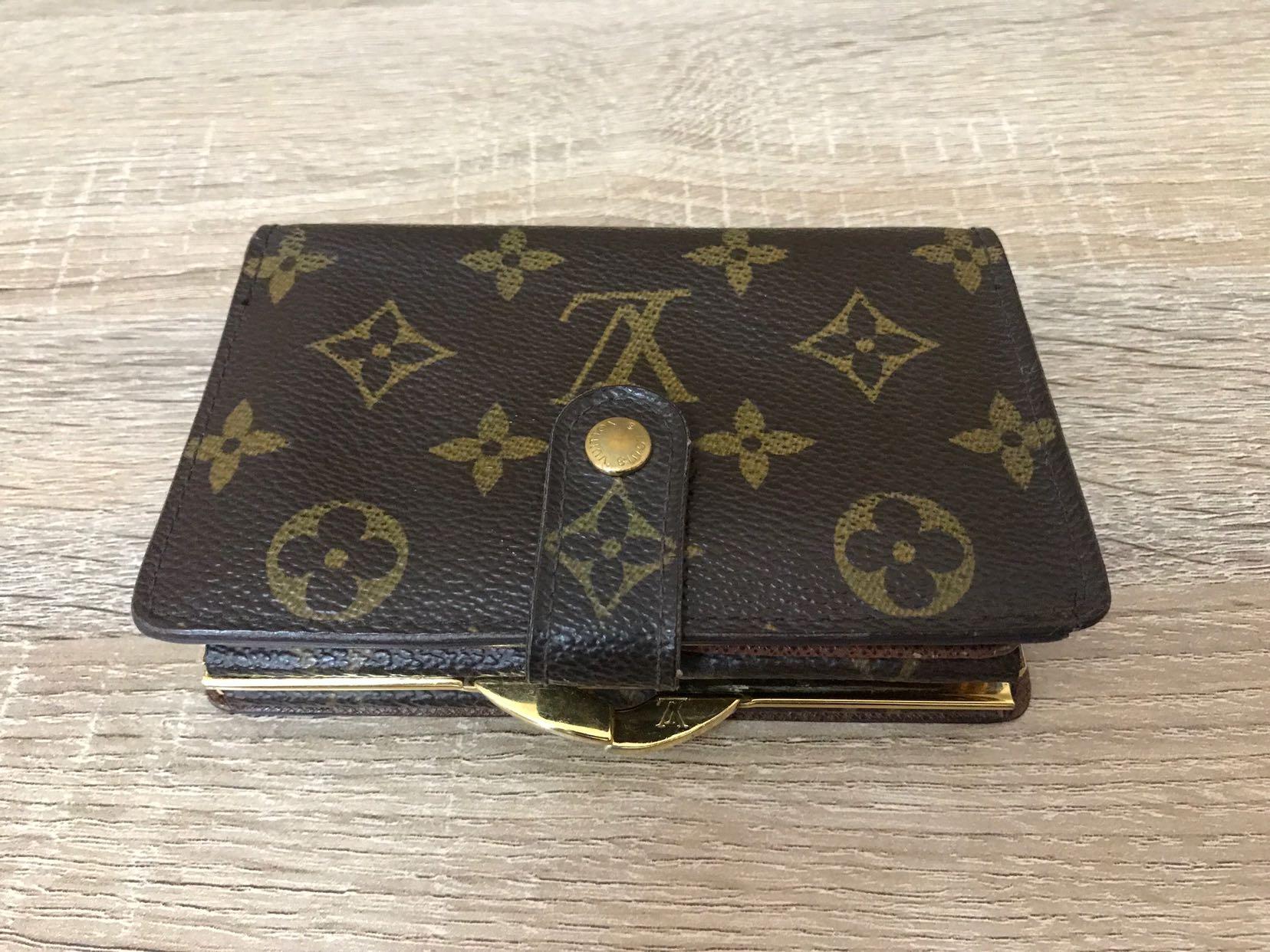 Authentic Louis Vuitton French kiss lock wallet in classic