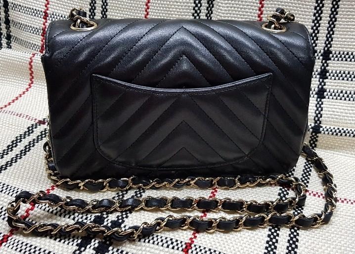 26 Chanel Chevron Quilted Classic Mini Rectangle, Luxury, Bags