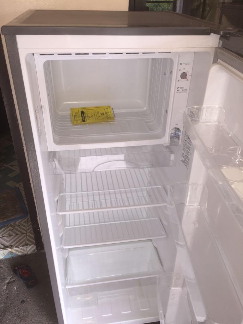 KELVINATOR KSD212SA 6.7 cu.ft. /semiauto defrost, TV & Home Appliances