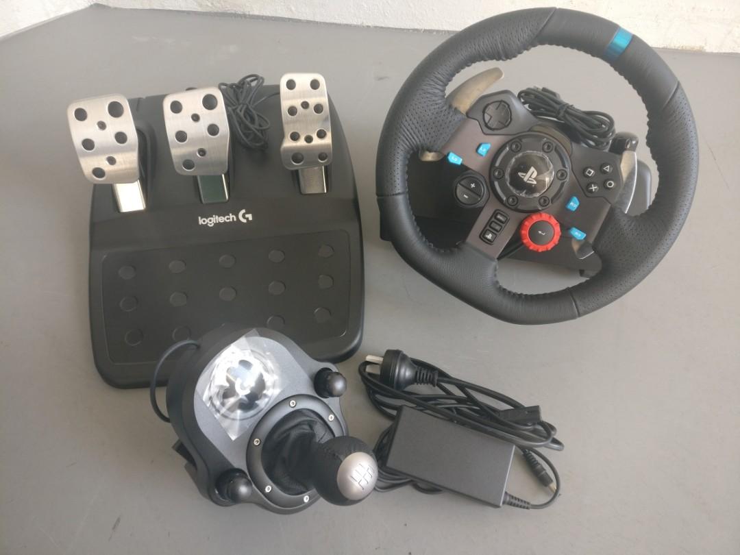 Logitech DualMotor Feedback Driving Force G29 Racing Wheel with Responsive Pedals and gear