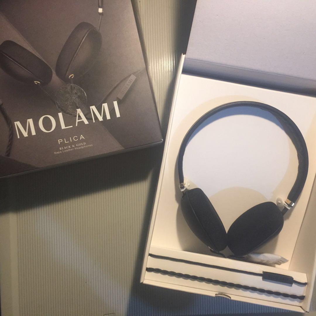 Molami Plica (Category: Headphones & Headsets) located in San Juan City. Submitted by jet_let (Listing ID 157924469, Image 3). Description: Plica is a slim on-ear headphone that exudes effortless style, without compromising audio quality. Perfect for everyday wear, Plica’s demure and streamlined design makes a subtle statement and delivers a luxe listening experience. The ear caps and headband are wrapped in soft, delicately folded Napa leather, 