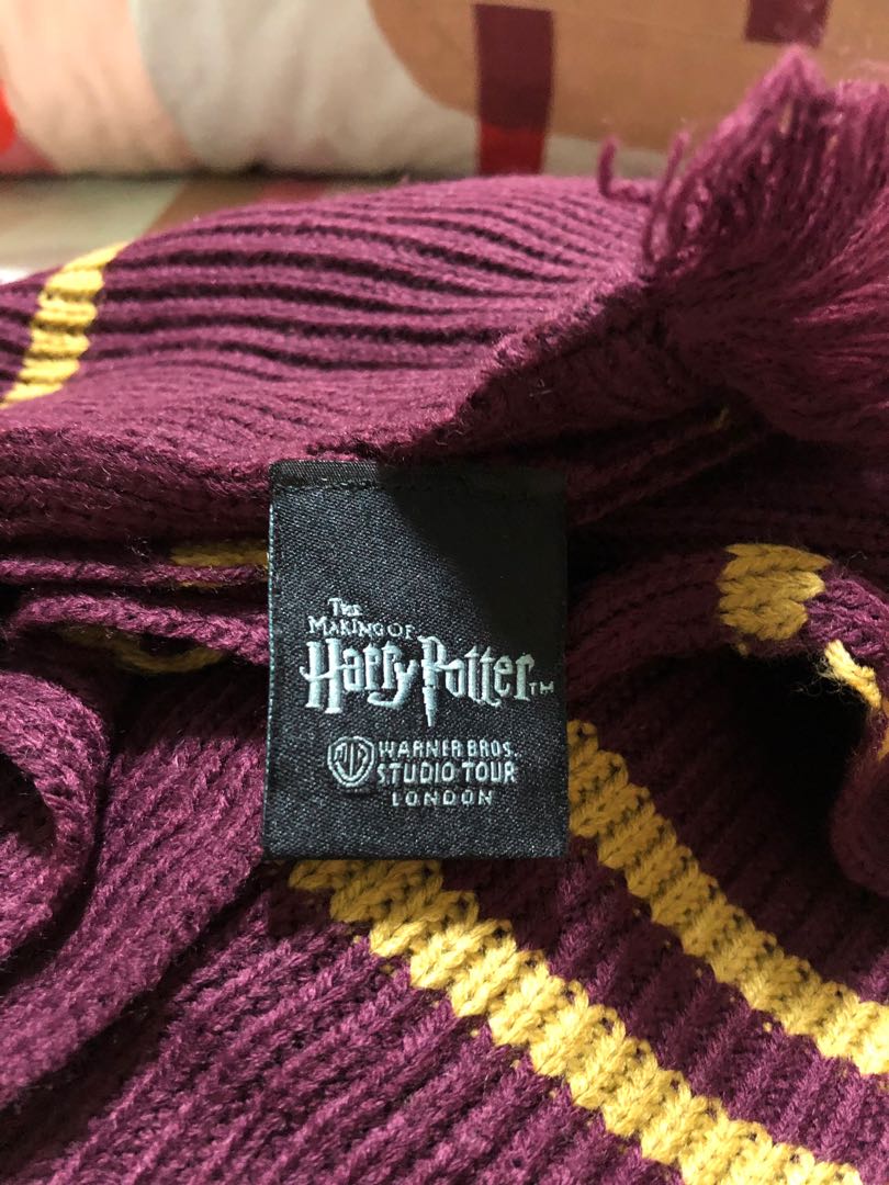 Original Harry Potter Gryffindor Scarf Women S Fashion Accessories Scarves Shawls On Carousell