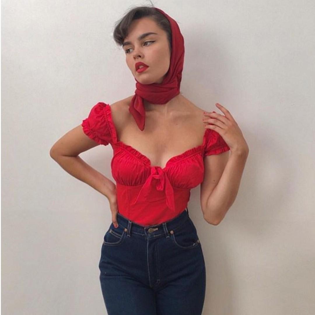 I am sale gia peasant top