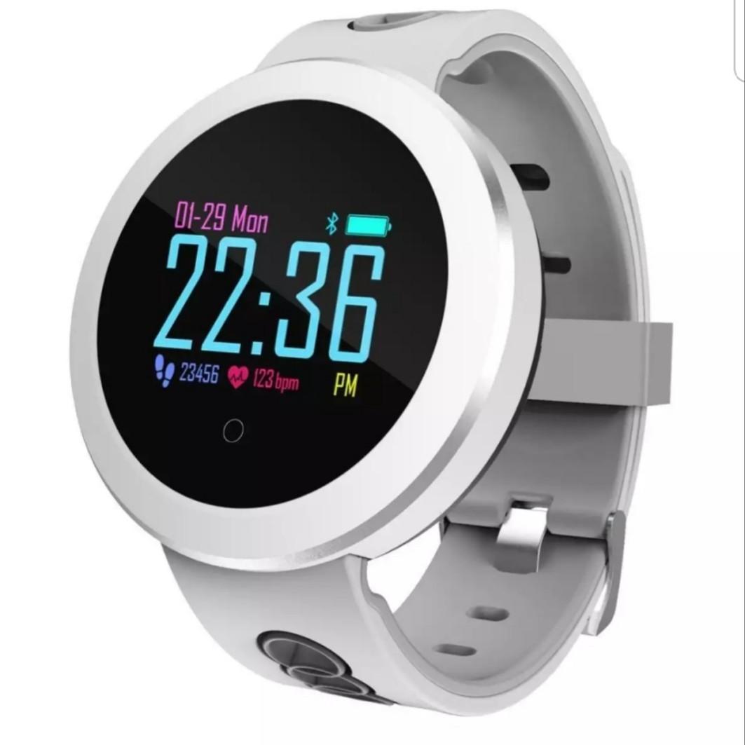 Q8 new arrivals pro smartwatch