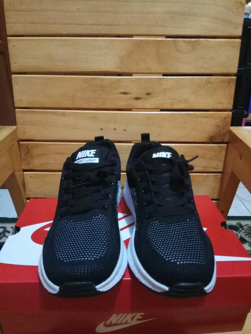 sepatu nike lunar