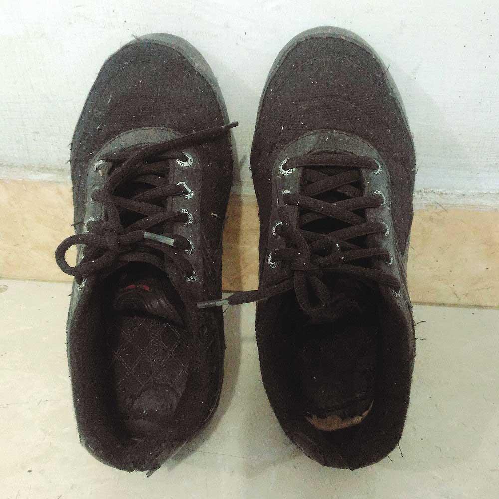 Sepatu Sekolah New Era Hitam Wanita Perempuan Cewek Size 38 Preloved Second Bekas Murah Fesyen Wanita Sepatu Di Carousell