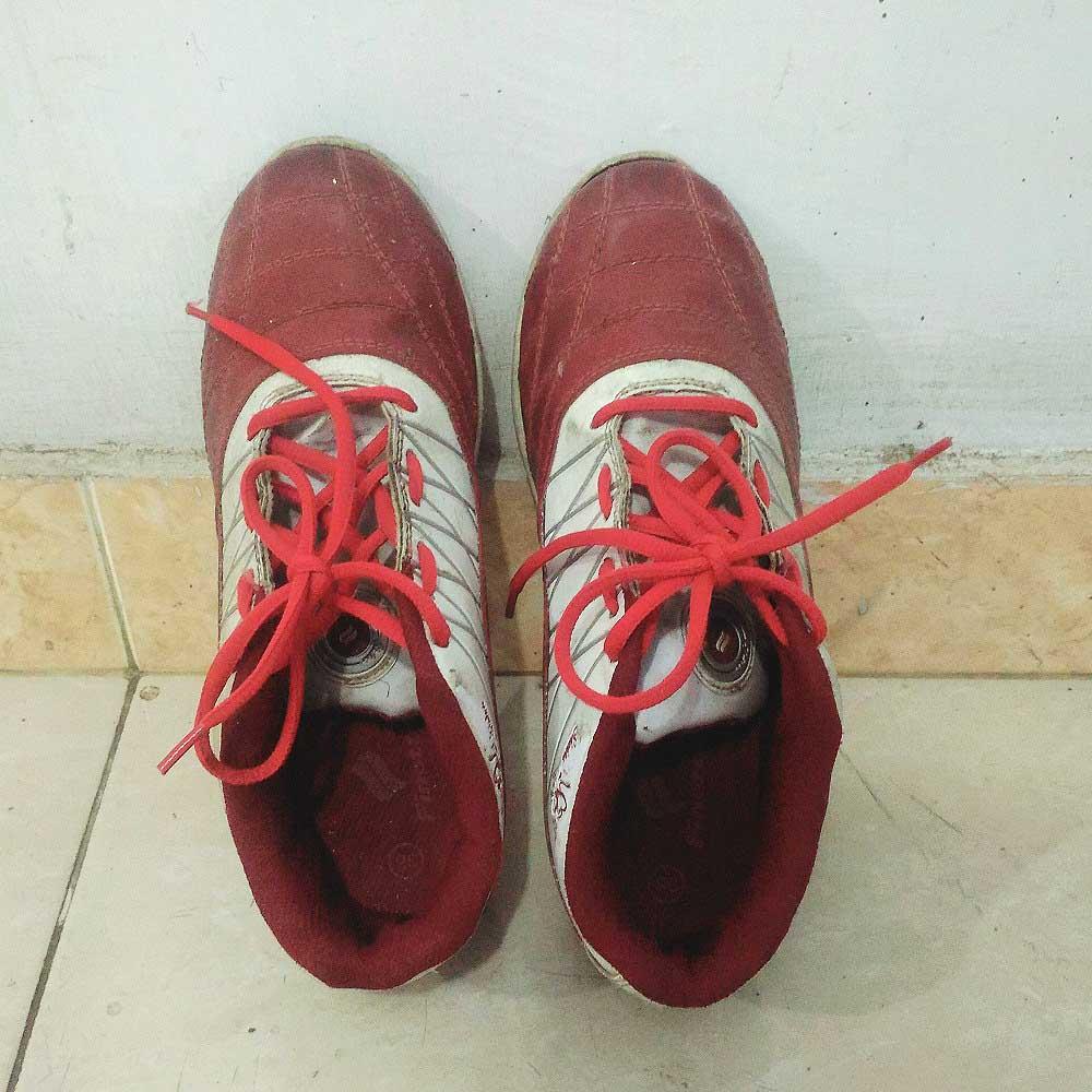 Sepatu Sport Sneakers Wanita Merah Putih Red White Finotti Size 38 Preloved Second Bekas Murah Fesyen Wanita Sepatu Di Carousell