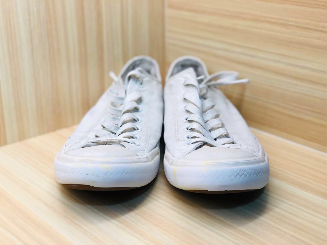 triple white converse