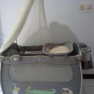 Box Baby does Masih mulus ada kelambu dan bonus bedcover &  bantal2 bayi harga beli 1.400.000