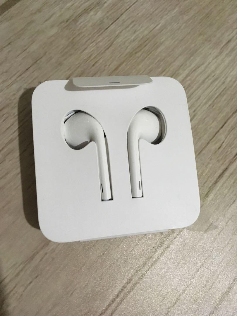 Apple earphones (Category: Earphones) located in Makati City. Submitted by thriftshophere_ (Listing ID 201196879, Image 2). Description: Brand new Apple earphones Php 1,000 each Payment via BDO. Shipping c/o buyer. .