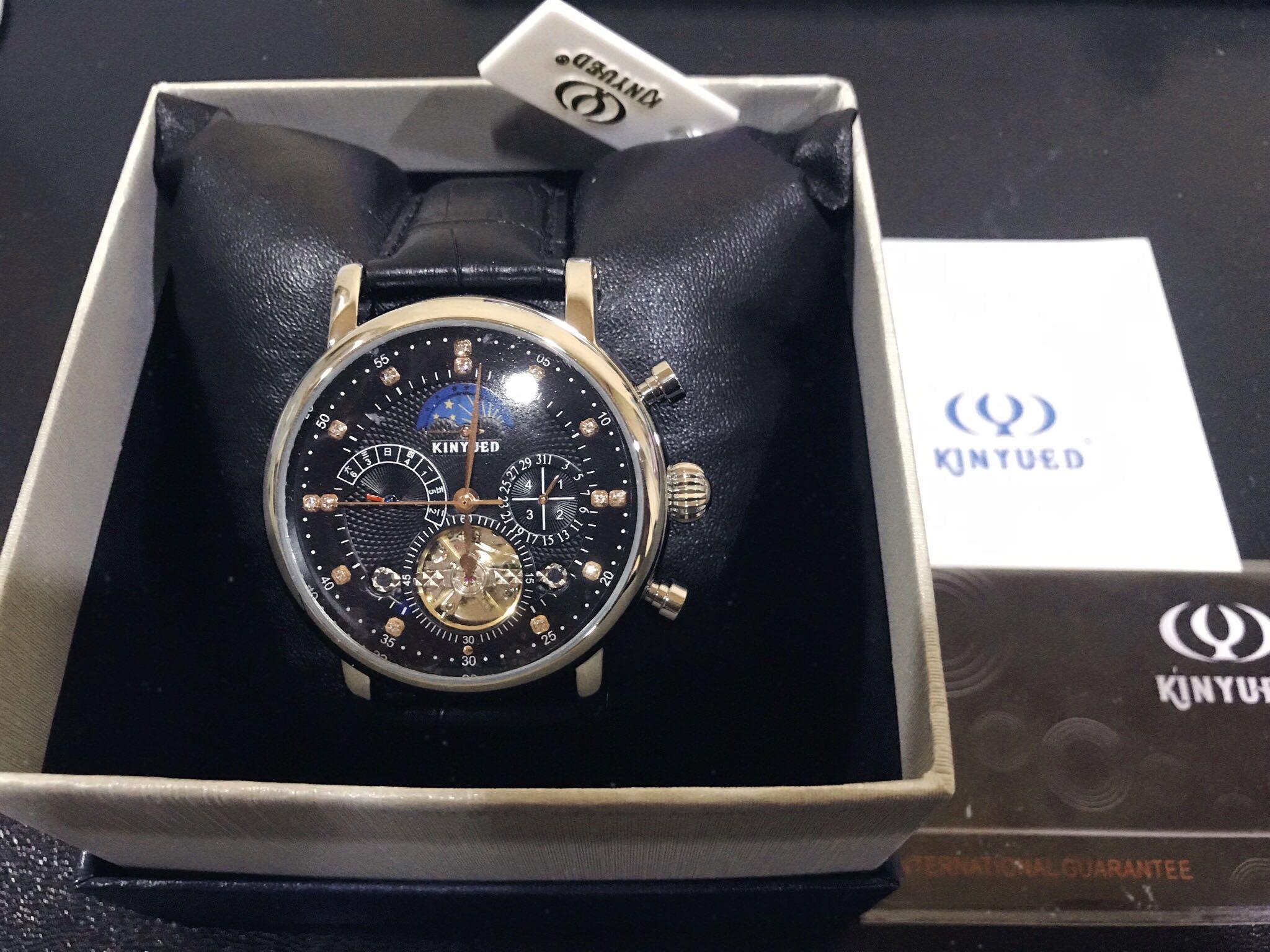 Kinyued 1810 top