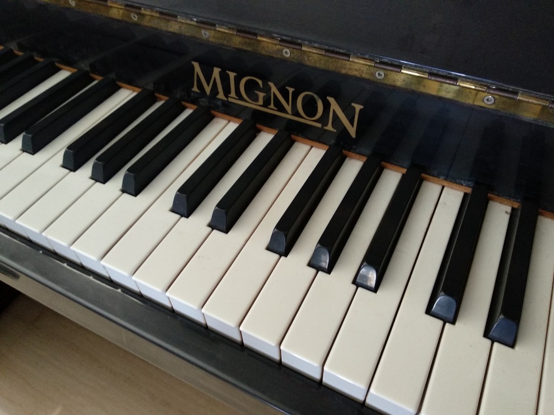 Mignon upright sale piano