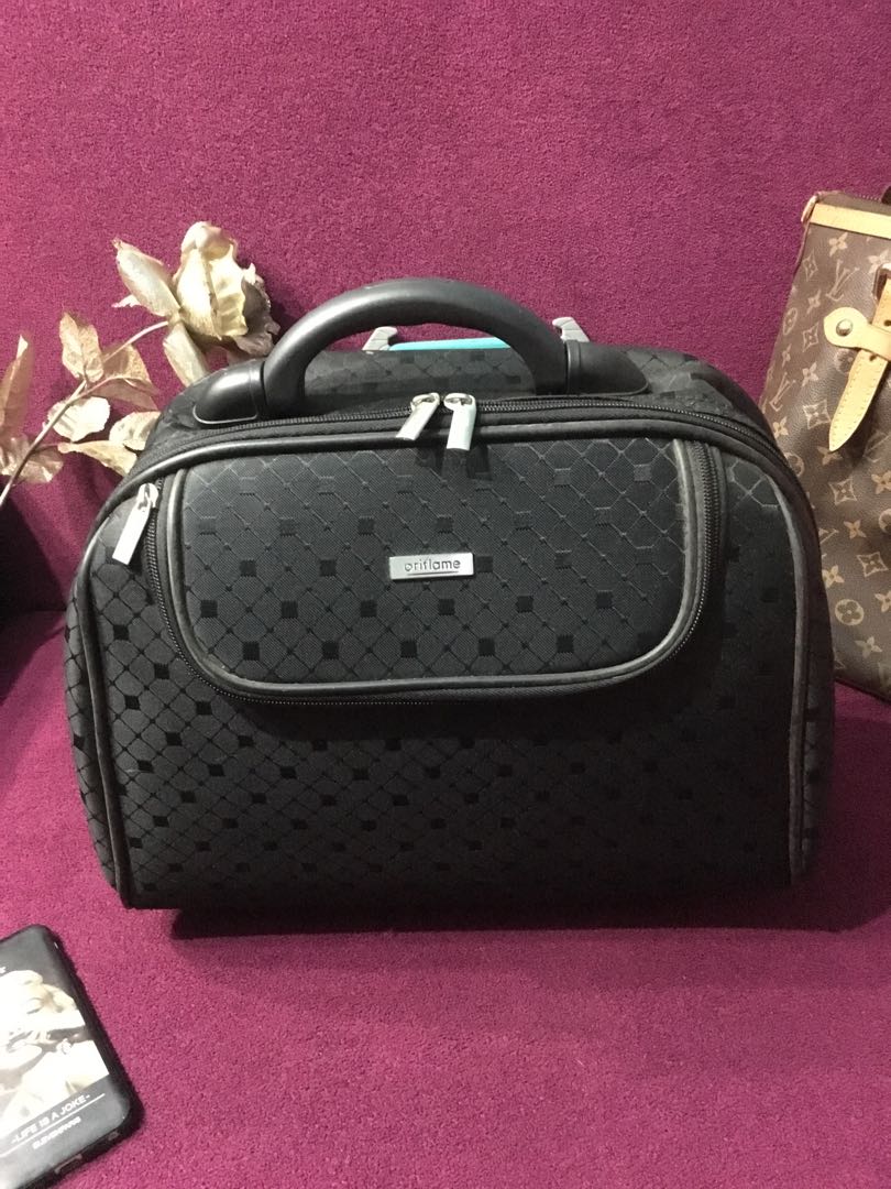 oriflame travel bags