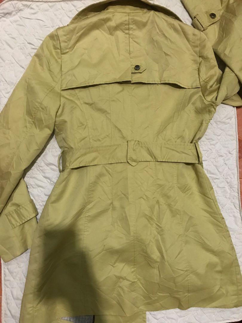 Parka Jacket (Category: Longsleeves) located in Machang. Submitted by showbundle (Listing ID 201256745, Image 2). Description: Condition cun (suit for ladies) xde defects n xde lubang pit 16 L 32.