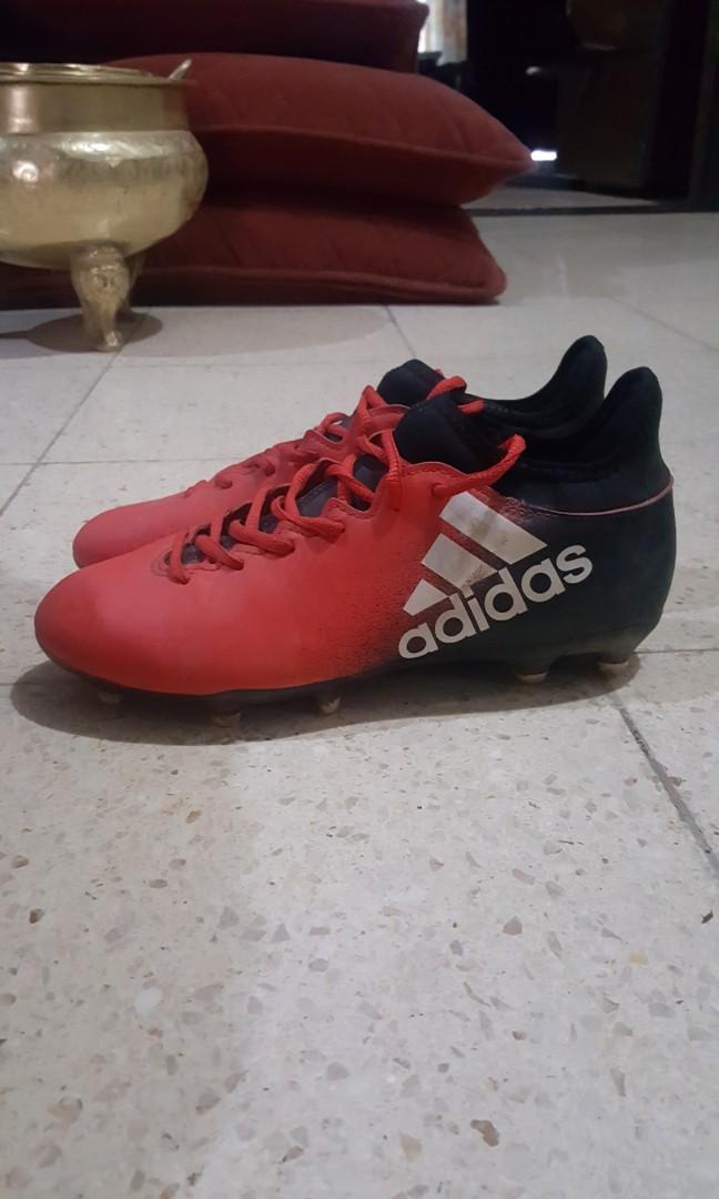 Adidas store 16.3 rojos