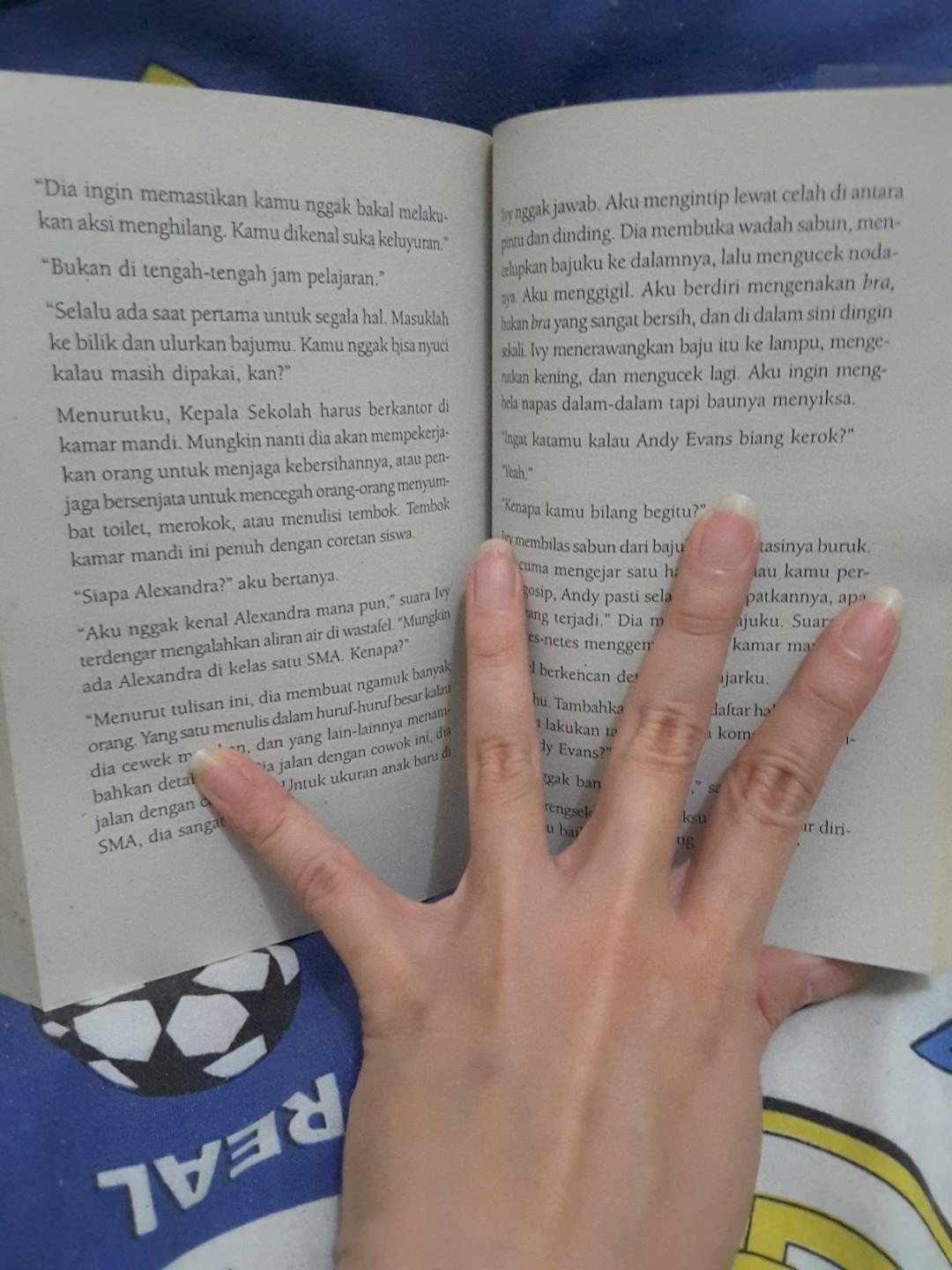 Sst Ada Apa Dengan Melinda Laurie Halse Anderson Buku Alat Tulis Buku Di Carousell